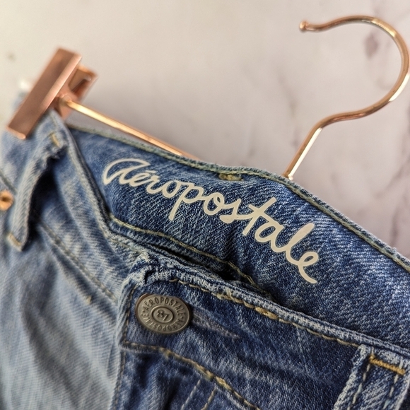 Aeropostale Shorts Womens 10 Boyfriend Distressed Light Acid Wash Cuffed Stretch - Picture 3 of 10